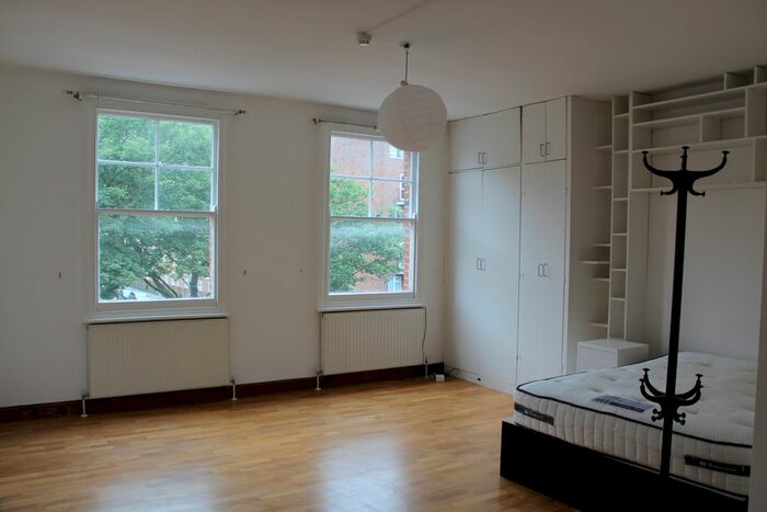 Studio To Rent In Kingsland Road, London E2