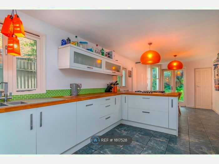 4 Bedroom Terraced House To Rent In Fairmount Road, London, SW2