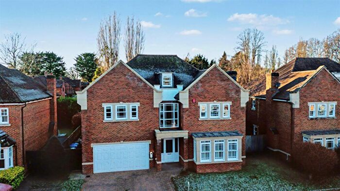 5 Bedroom Detached House For Sale In Endfield Place, Sandis Platt, Maidenhead, SL6