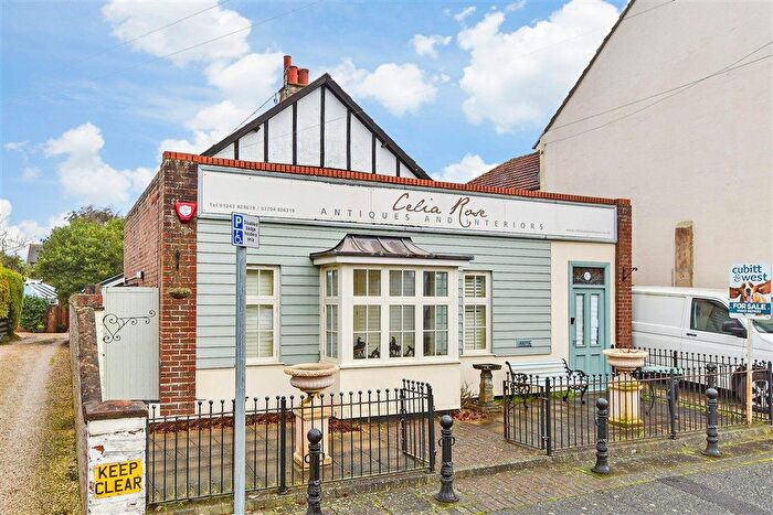 3 Bedroom Detached House For Sale In Felpham Road, Bognor Regis, West Sussex, PO22