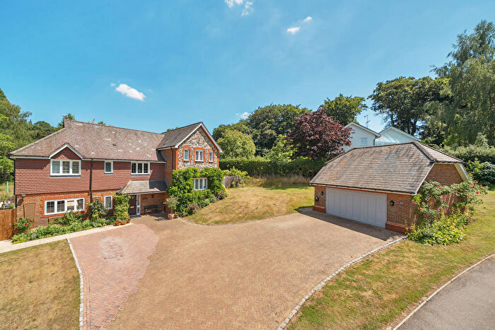 5 Bedroom Detached House For Sale In Big Common Lane, Bletchingley, RH1