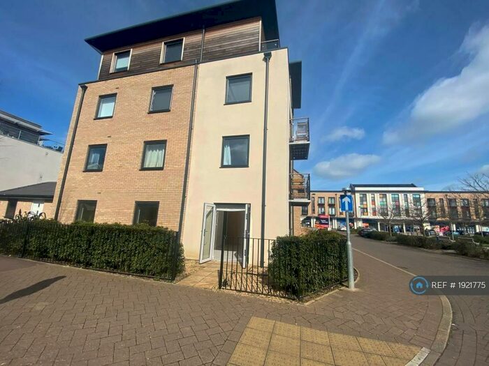 2 Bedroom Flat To Rent In Unwin Square, Cambridge, CB4