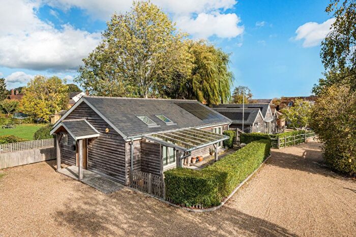 2 Bedroom Detached Bungalow For Sale In Hayes Lane, Slinfold, RH13