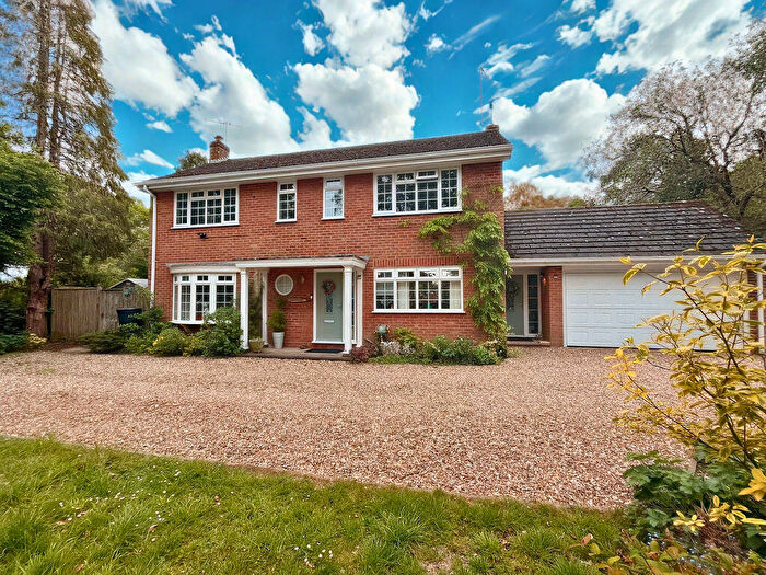 4 Bedroom Detached House For Sale In Ashford Hill Road, Headley, RG19