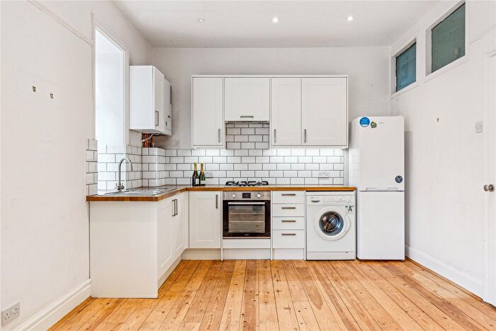 1 Bedroom Flat To Rent In Marlborough Crescent, Chiswick, London, W4