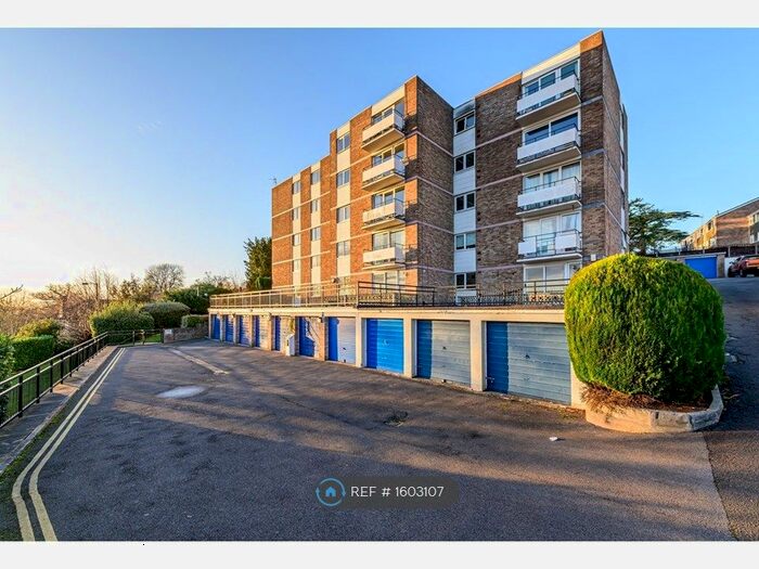 2 Bedroom Flat To Rent In Westover Gardens, Bristol, BS9