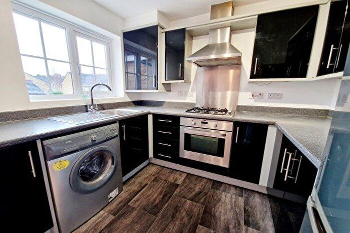 2 Bedroom Flat To Rent In Painter Court, Darwen, BB3