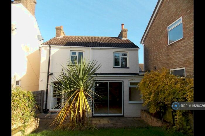 3 Bedroom Detached House To Rent In Summer Street, Nr Luton, LU1