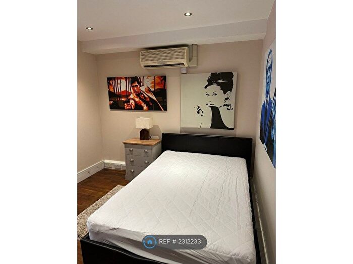 1 Bedroom Flat To Rent In Garratt Lane, London, SW18