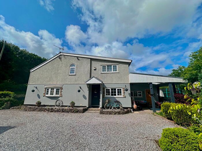 4 Bedroom End Of Terrace House For Sale In Fountain Cottages, Aberkenfig, Bridgend, CF32