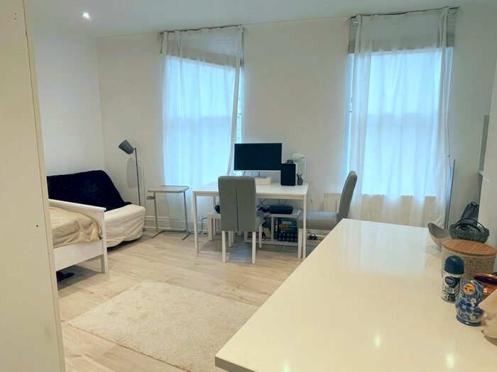 Studio To Rent In Lower Clapton Road, Hackney, E5 - Photo 2