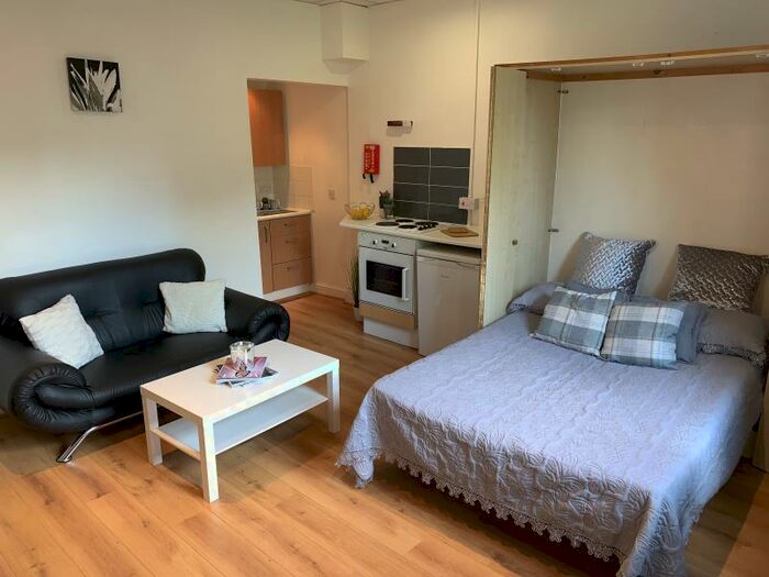 Studio To Rent In Ridgeway House, LS6