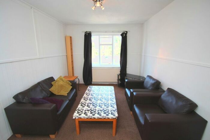 5 Bedroom Semi-Detached House To Rent In Camellia Lane, Surbiton, KT5