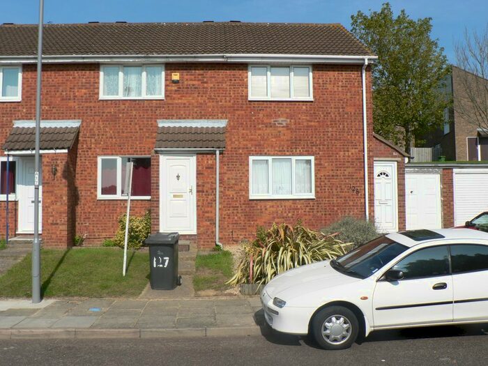 2 Bedroom Semi-Detached House To Rent In Brussels Way, Luton, LU3