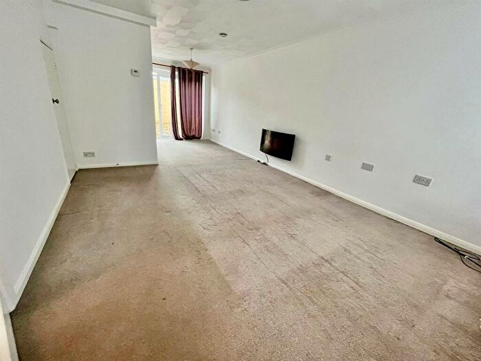 3 Bedroom House To Rent In Galsworthy Road, Goring-By-Sea, Worthing, BN12