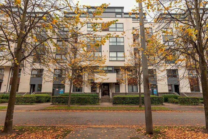 3 Bedroom Flat To Rent In Waterfront Park, Edinburgh, EH5