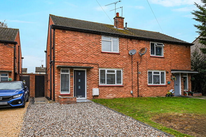 3 Bedroom Semi-Detached House For Sale In Cheviot Drive, Chelmsford, CM1