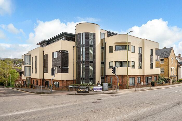 2 Bedroom Flat For Sale In Stag Lane, Berkhamsted, HP4