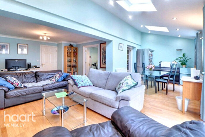 5 Bedroom Town House For Sale In Sudbury, HA0