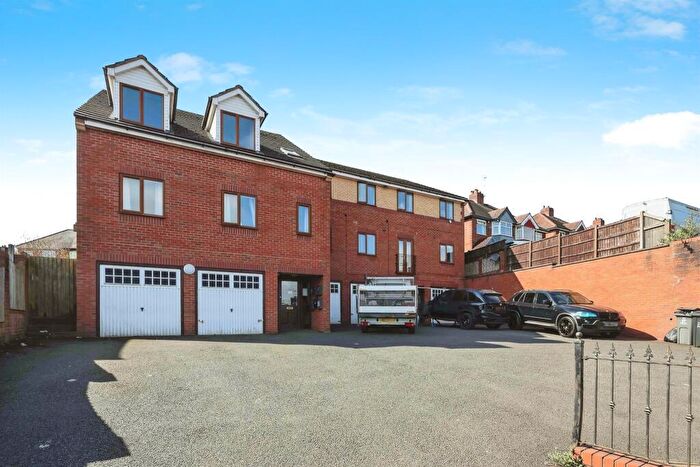 2 Bedroom Flat For Sale In New Birmingham Road, Tividale, Oldbury, B69