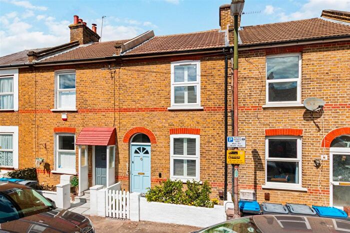 2 Bedroom Property For Sale In Stanley Road, Morden, SM4
