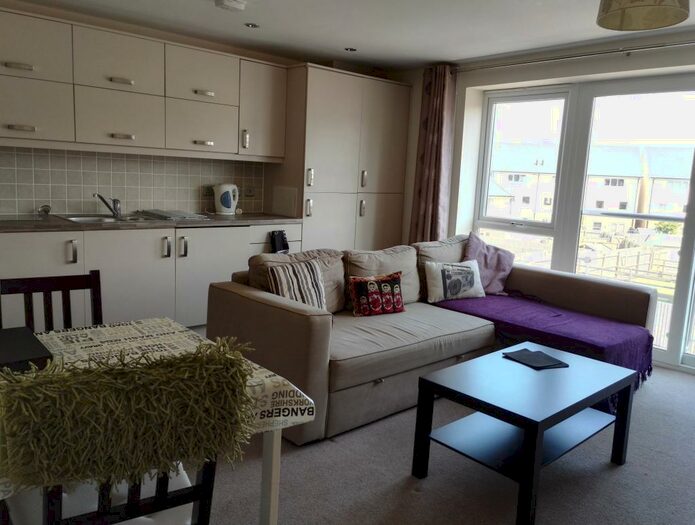 2 Bedroom Apartment To Rent In Y Bae, Bangor, LL57
