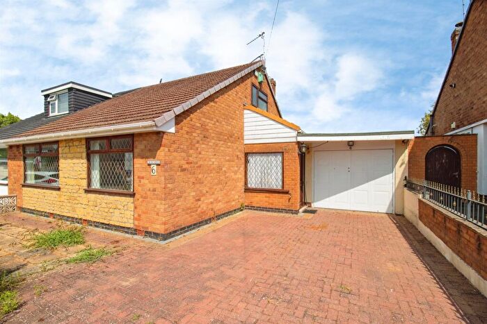 2 Bedroom Semi-Detached Bungalow For Sale In Pinewood Drive, Binley Woods, Coventry, CV3
