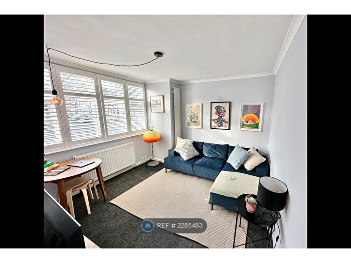 1 Bedroom Flat To Rent In Shiplake Court, London, N5