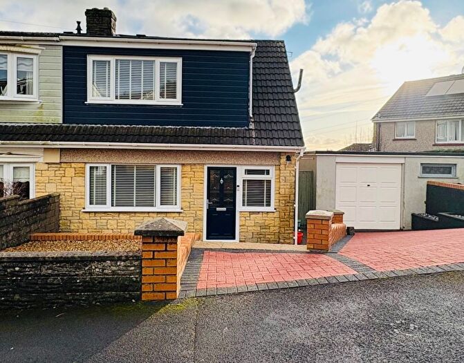 3 Bedroom Semi Detached House For Sale In Tegfynydd, Llanelli, SA14