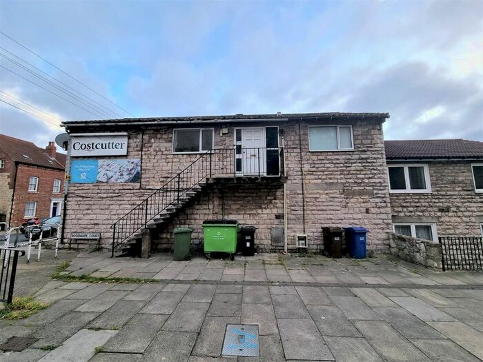 2 Bedroom Flat To Rent In Rosemary Court, LS24