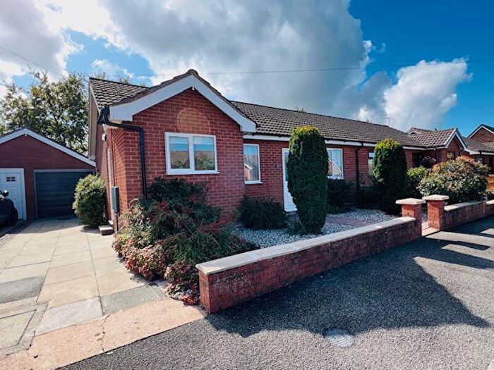 2 Bedroom Semi-Detached Bungalow For Sale In Wilson Close, Tarleton. Preston, PR4