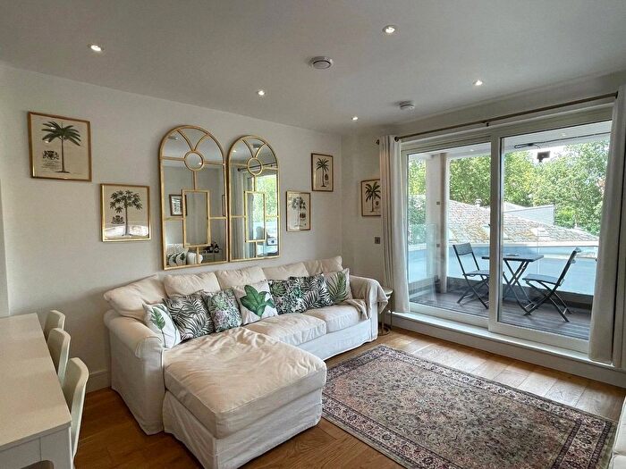 2 Bedroom Flat To Rent In Lillie Road, London, SW6
