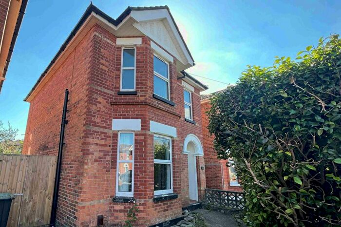 3 Bedroom Detached House To Rent In Bournemouth, BH8