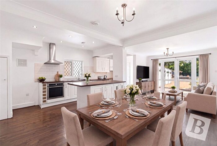 5 Bedroom End Of Terrace House For Sale In Rainsford Way, Hornchurch, RM12