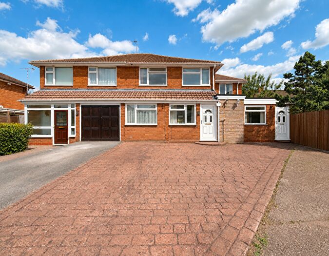 4 Bedroom Semi-Detached House For Sale In Meadow Croft, Wythall, B47