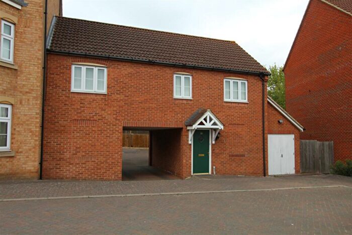 2 Bedroom Maisonette To Rent In Martin Court, Kemsley, Sittingbourne, ME10