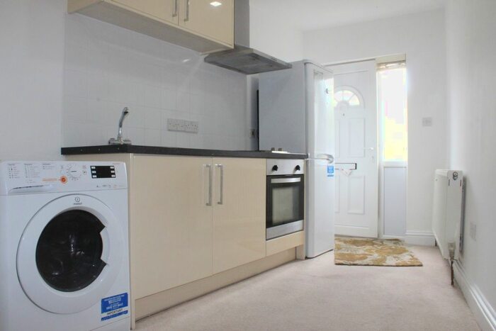 1 Bedroom Flat To Rent In Weald Lane, Harrow Weald, Harrow, HA3