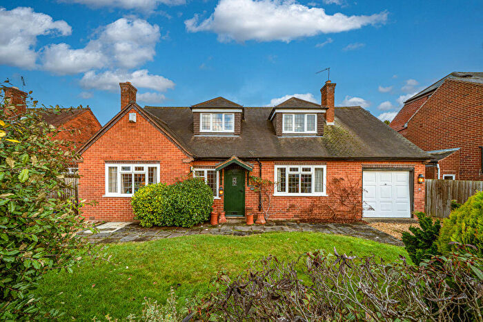 3 Bedroom Detached House For Sale In Pinewoods Avenue, Hagley, DY9