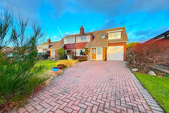 4 Bedroom Semi-Detached House For Sale In Parklands Way, Poynton, SK12