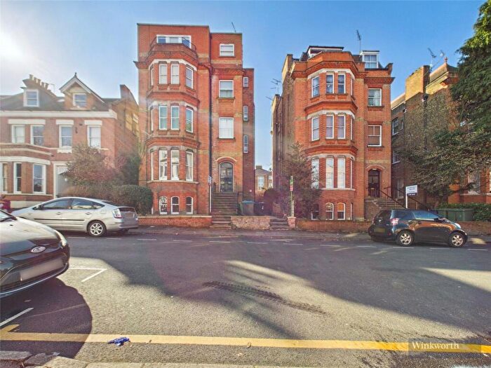 2 Bedroom Apartment To Rent In Claremont Gardens, Surbiton, KT6