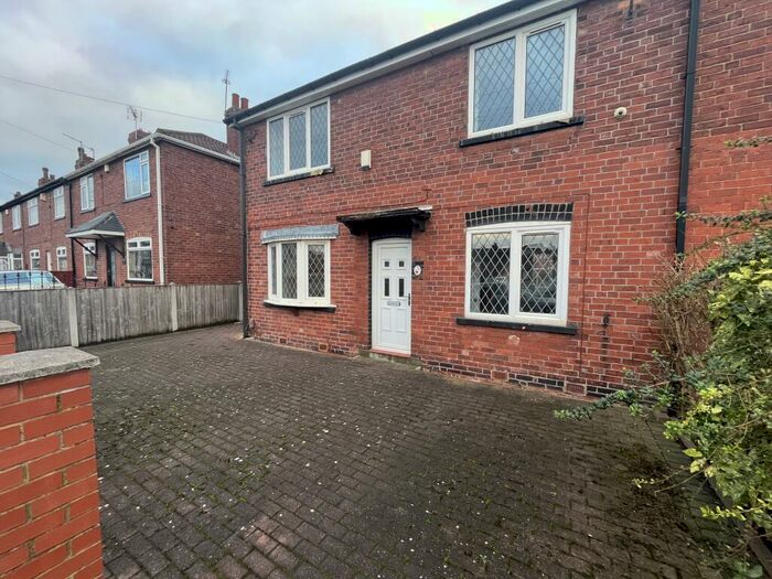 3 Bedroom Semi-Detached House To Rent In Skelton Avenue, Leeds, LS9