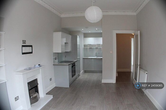 1 Bedroom Flat To Rent In Strathyre Street, Glasgow, G41