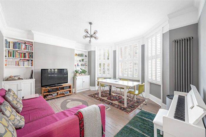 2 Bedroom Flat For Sale In Drive Mansions, Fulham Road, Fulham, London, SW6