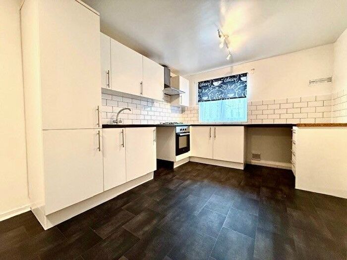 3 Bedroom Property To Rent In Limes Avenue, Chigwell, IG7