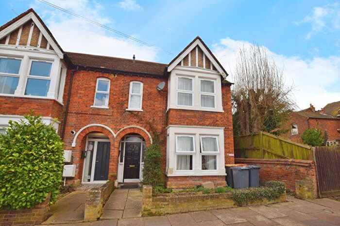 1 Bedroom Flat To Rent In Merton Road, Bedford, MK40