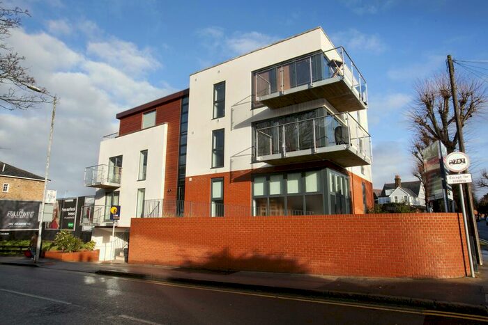 2 Bedroom Apartment To Rent In Surbiton Hill Road, Surbiton, Surrey, Uk, KT6