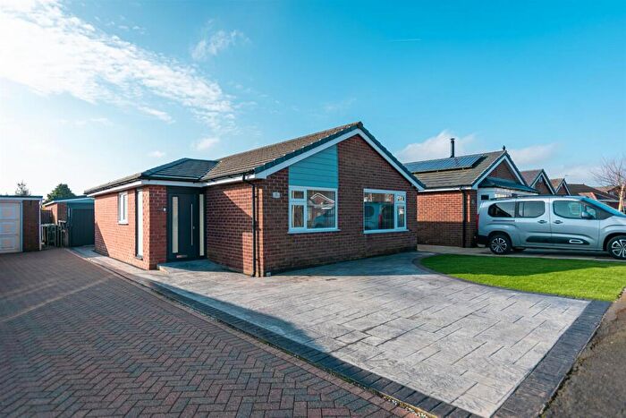 3 Bedroom Detached Bungalow For Sale In Millbrook Avenue, Atherton, Manchester, M46