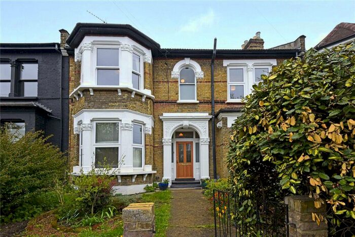 2 Bedroom Flat To Rent In Forest Drive East, Leytonstone, London, E11