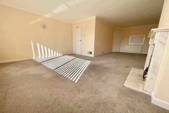 2 Bedroom Flat To Rent In Bushey Wood Road, Sheffield, S17