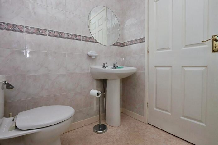 3 Bedroom Bungalow For Sale In Cranford Drive, Owlthorpe, Sheffield, South Yorkshire, S20
